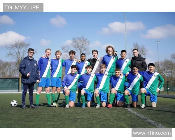 与足球明星一起训练的精彩瞬间视频分享